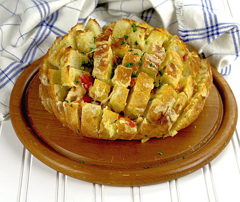 45 degrees picture of Tomato Cheese Pull Apart Bread