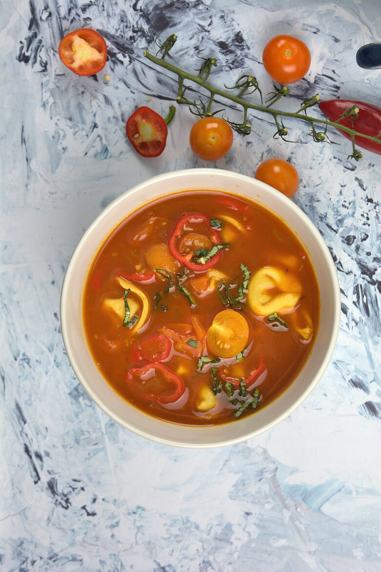 Tomato Sweet Pepper Tortellini Soup