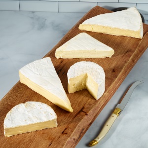 Picture of brie cheese sampler