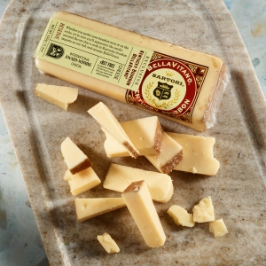 Picture of kentucky bourbon bellavitano cheese