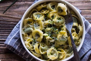 Picture of organic spinach & cheese tortellini